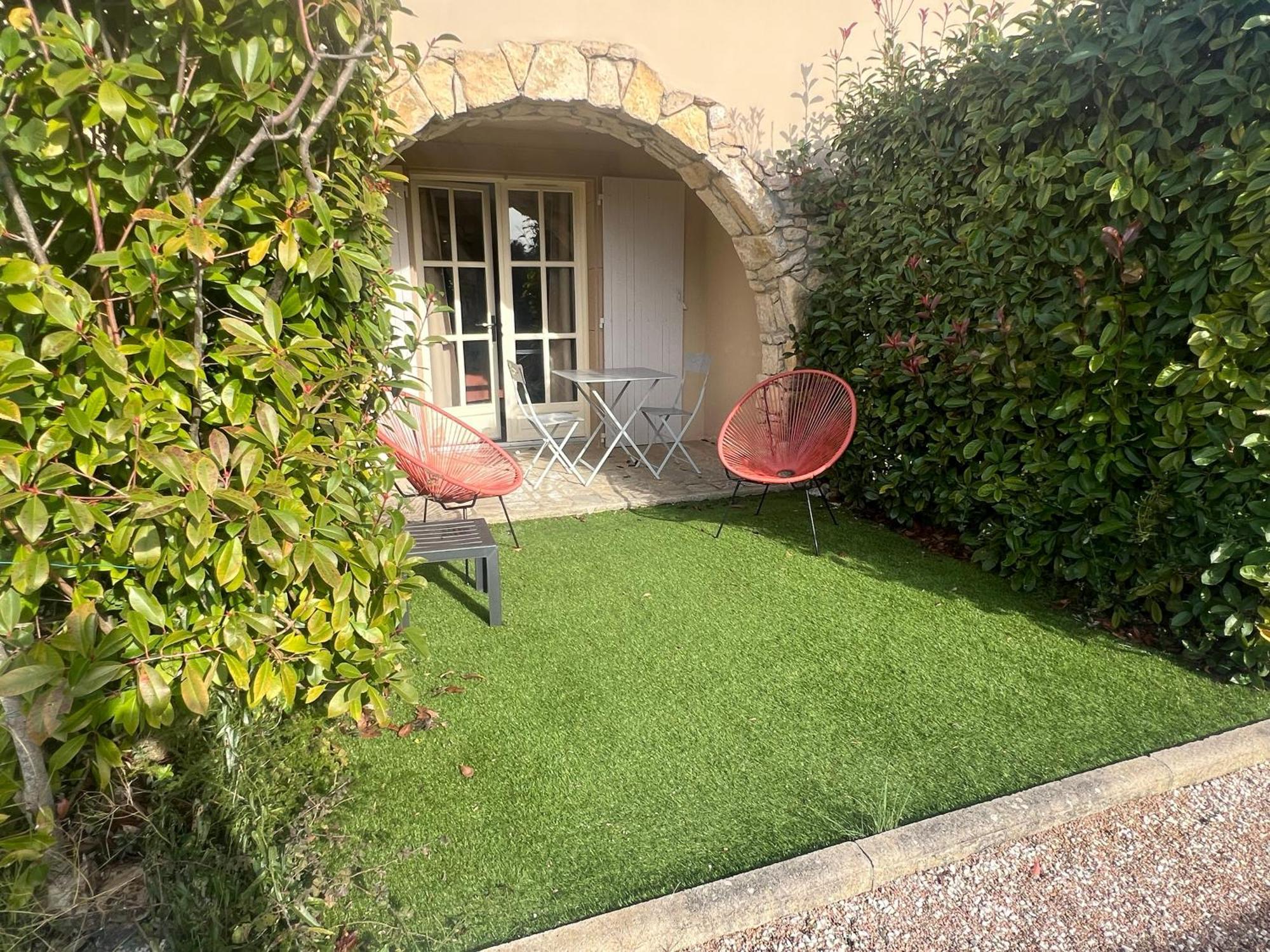 Logis Hotel Restaurant La Bergerie Aragon Exterior photo