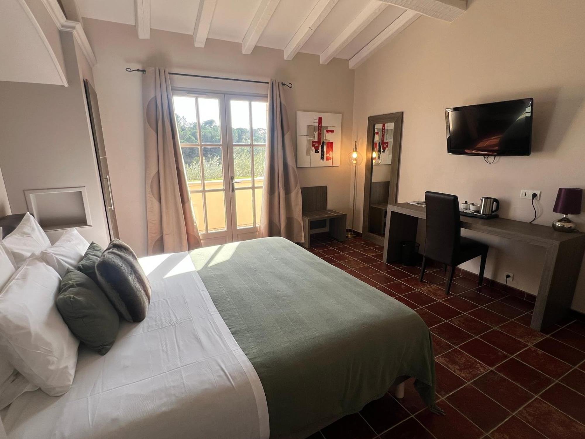 Logis Hotel Restaurant La Bergerie Aragon Exterior photo